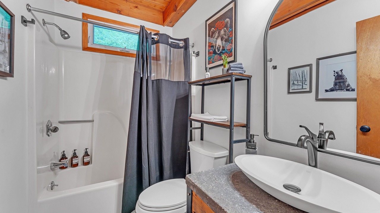 Photo of Bathroom in Old Timberline