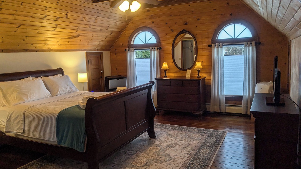 Photo of Bedroom in Meadville