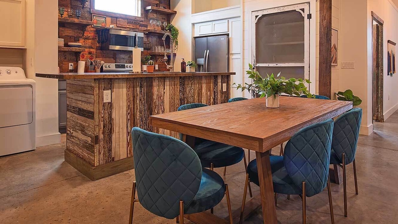 Photo of Livingroom in Lookout Valley Neighborhood Association