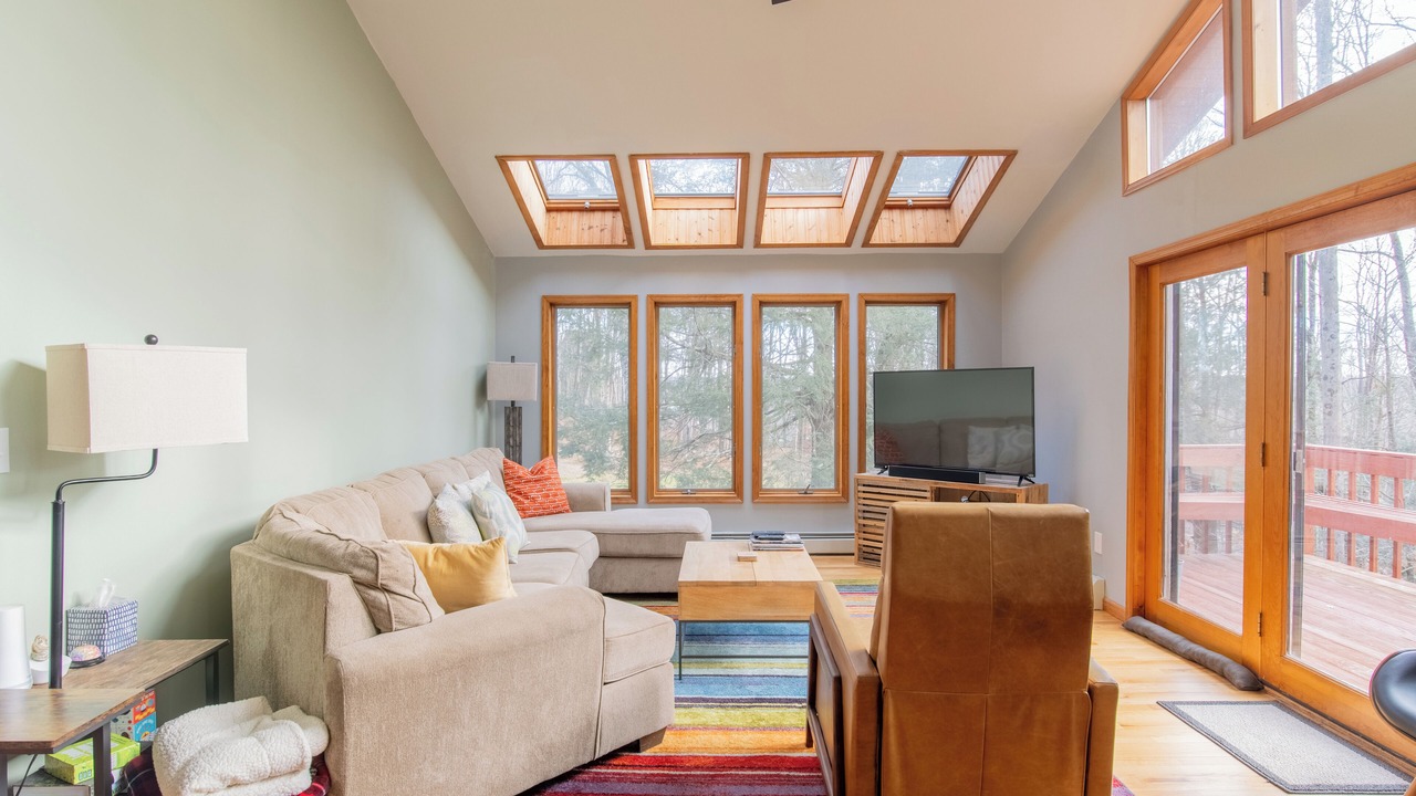Photo of Livingroom in Parksville