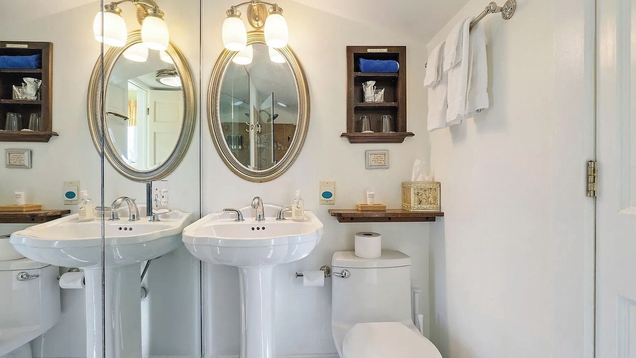 Photo of Bathroom in Washington