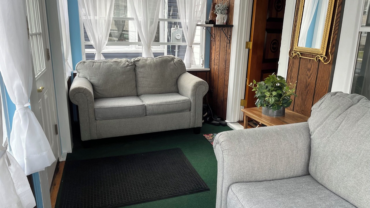 Photo of Livingroom in Fords