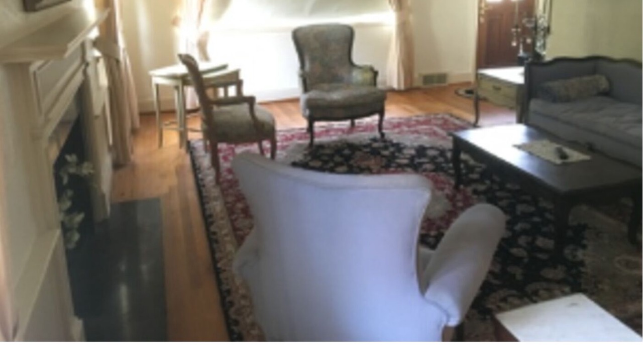 Photo of Livingroom in Forest Hills