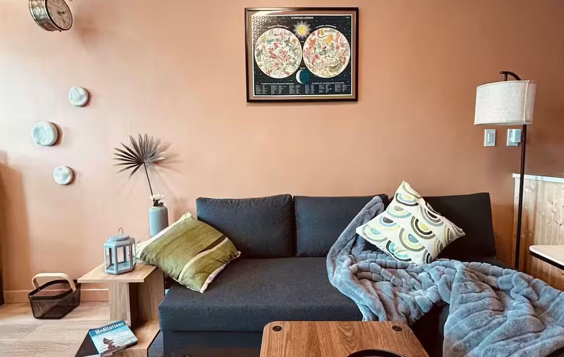 Photo of Livingroom in McGinley Square