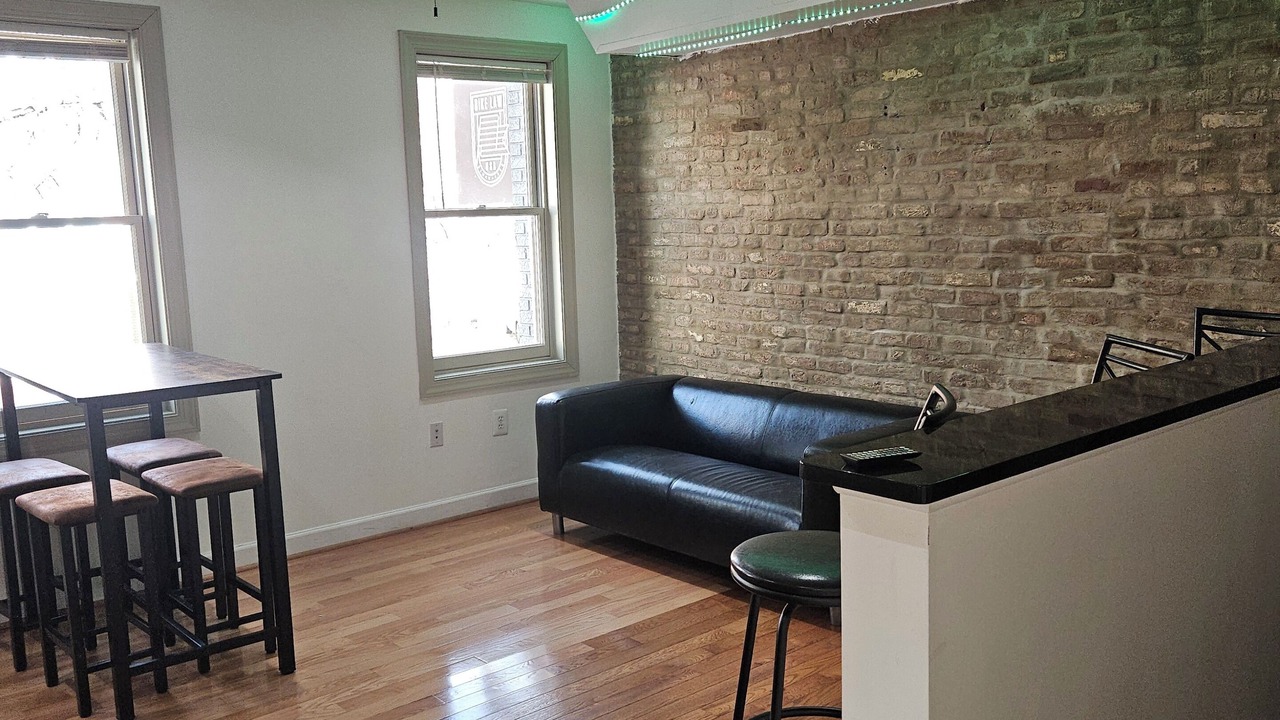 Photo of Livingroom in Dupont Circle