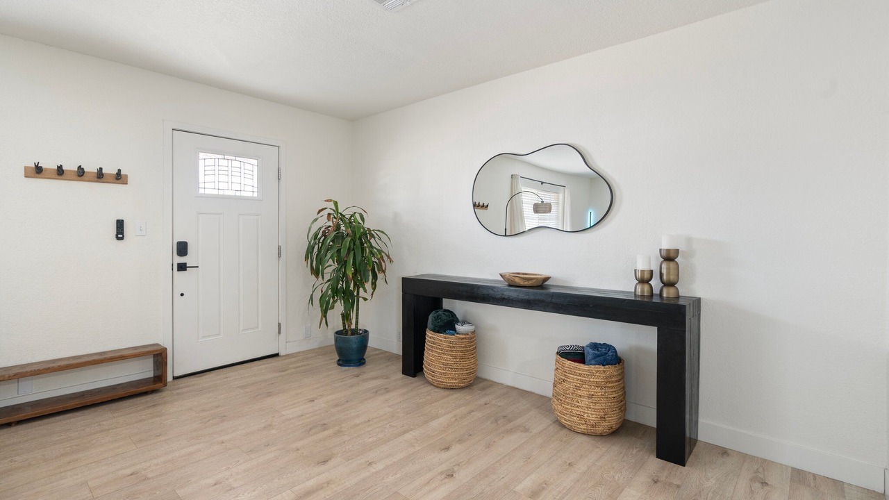 Photo of Livingroom in East Mesa