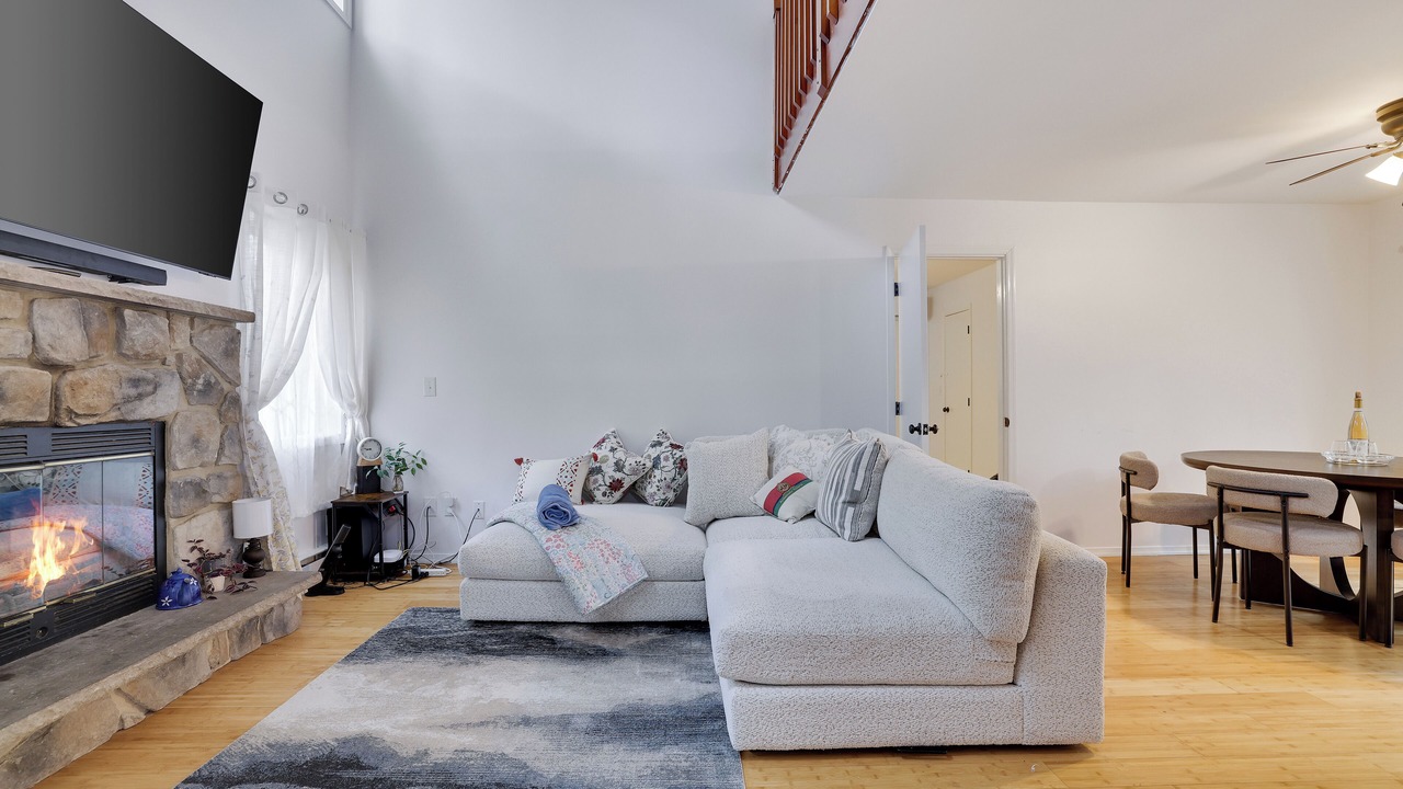 Photo of Livingroom in East Stroudsburg