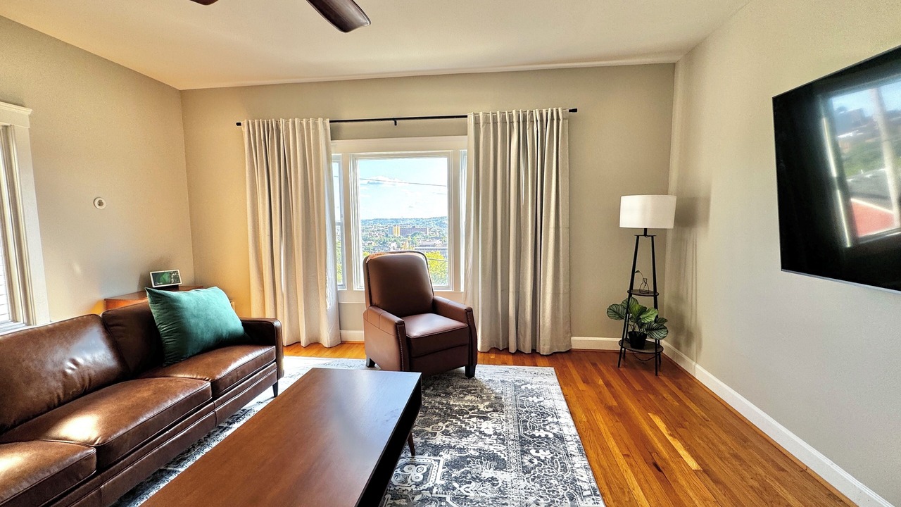 Photo of Livingroom in CUF