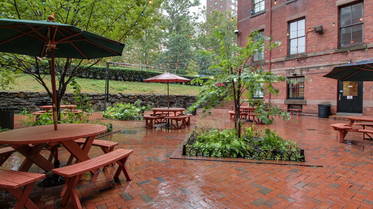 Photo of Patio Balcony in Manhattan Valley