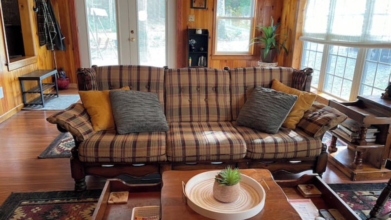 Photo of Livingroom in Fairmount Springs