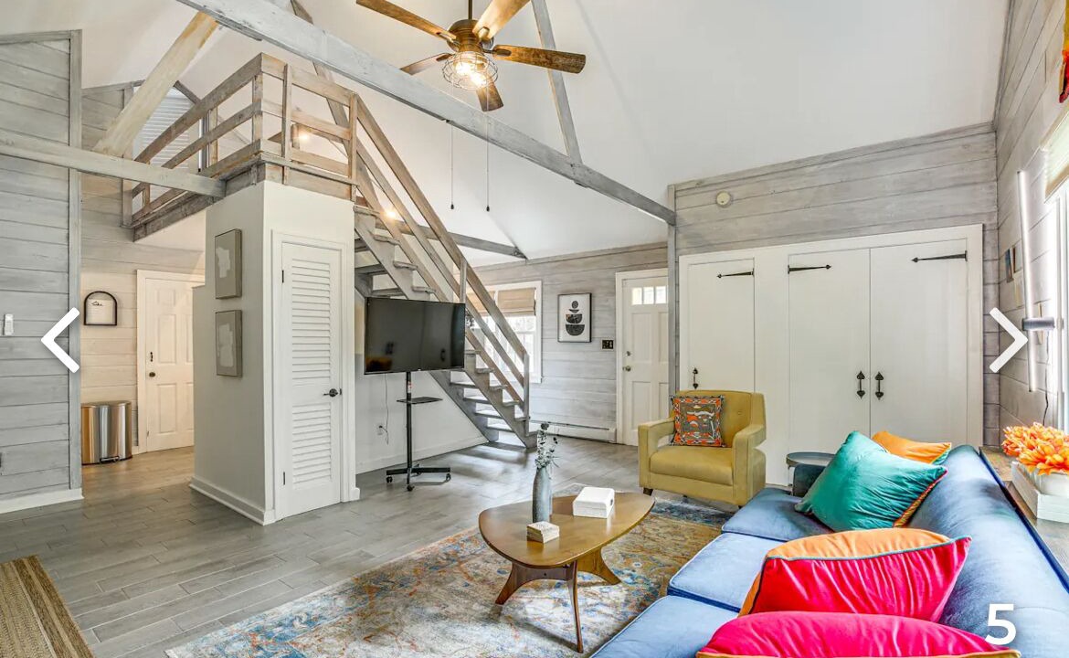 Photo of Livingroom in Holmes