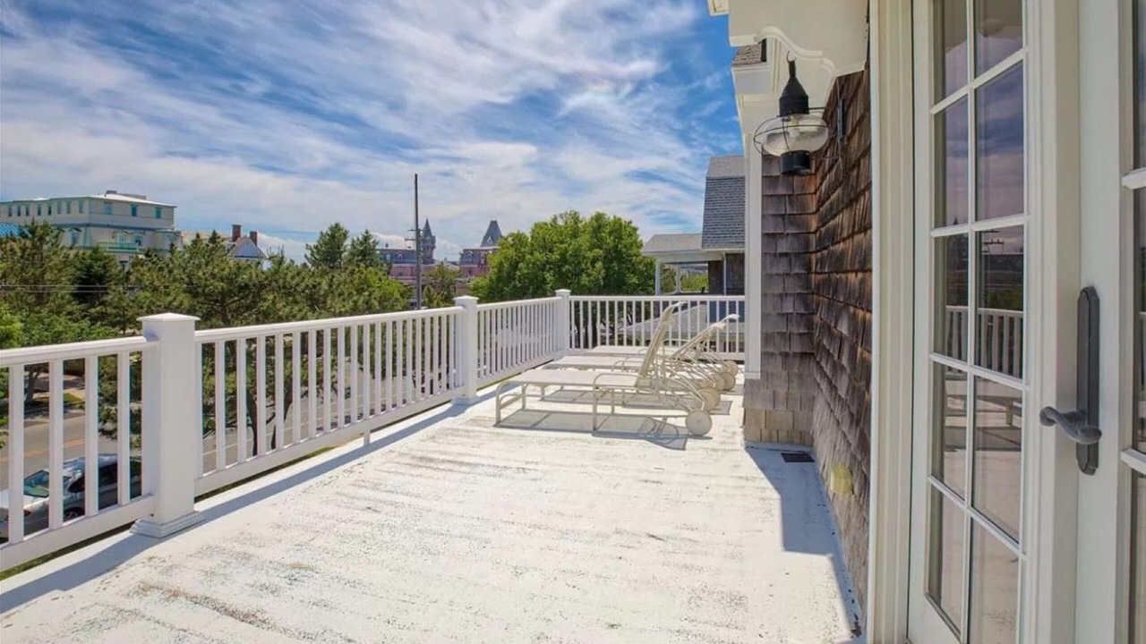 Photo of Outdoor in Town Bank