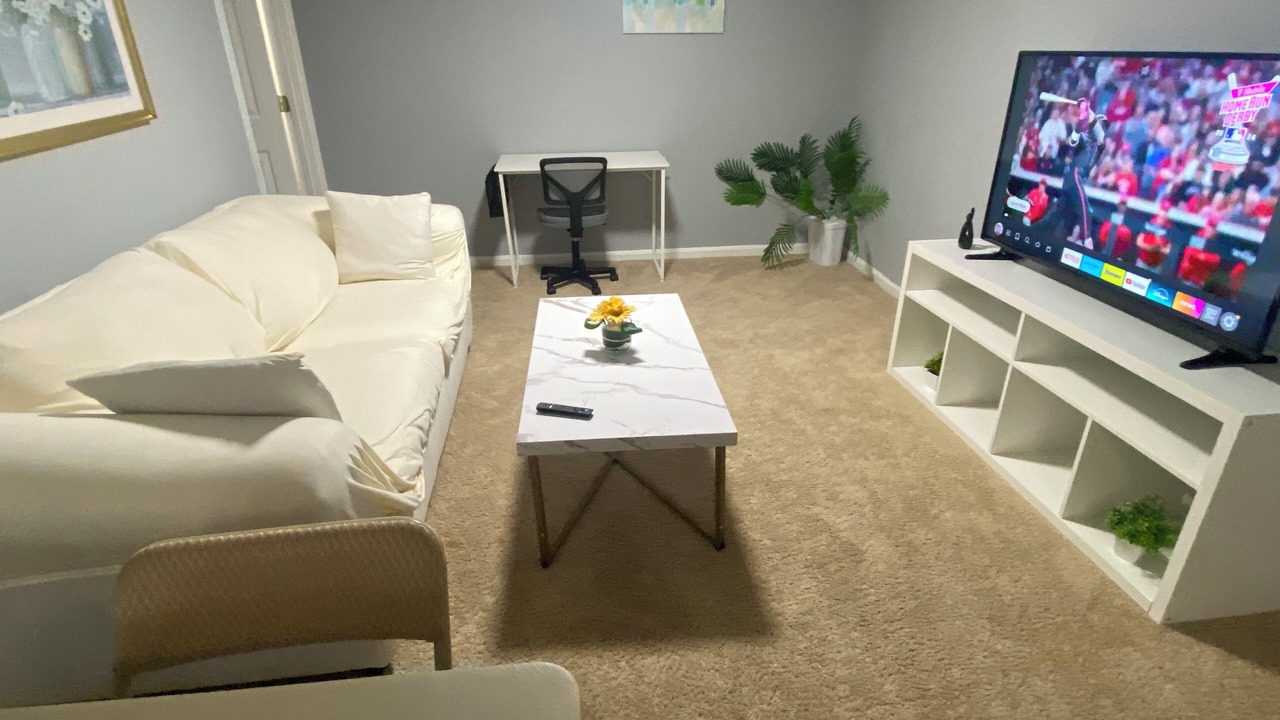 Photo of Livingroom in Calverton