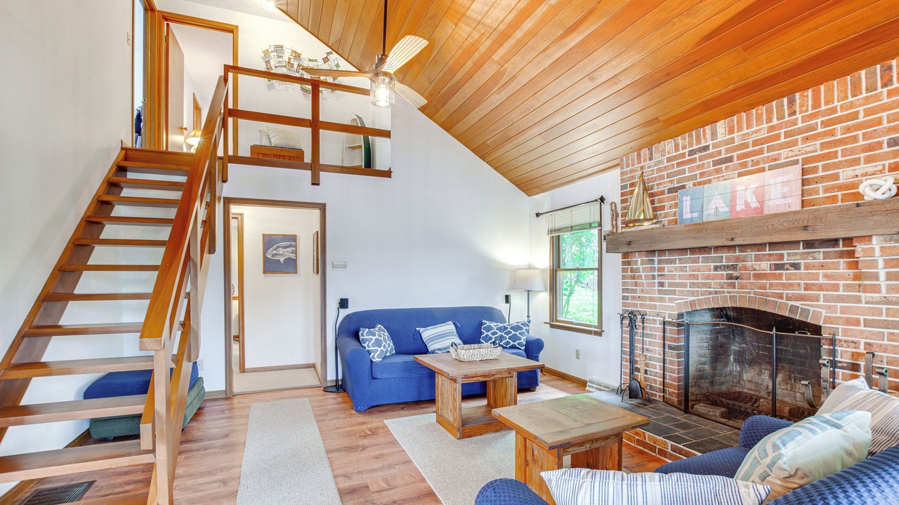 Photo of Livingroom in Hanoverton