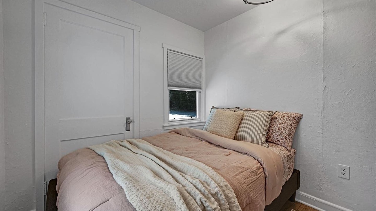 Photo of Bedroom in Parkesburg