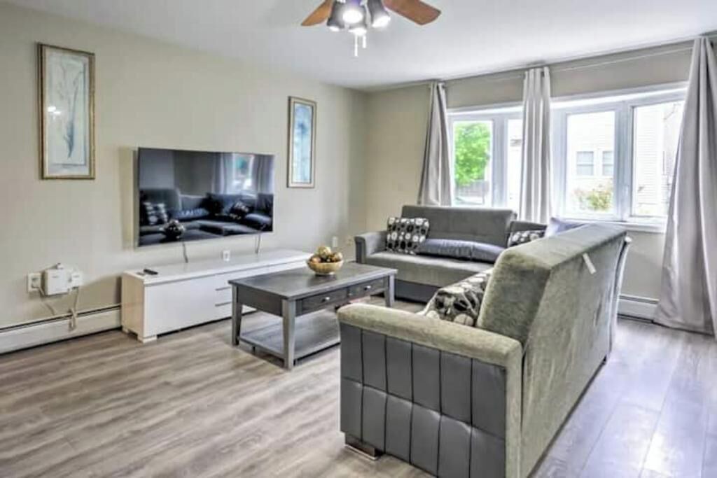 Photo of Livingroom in Keansburg