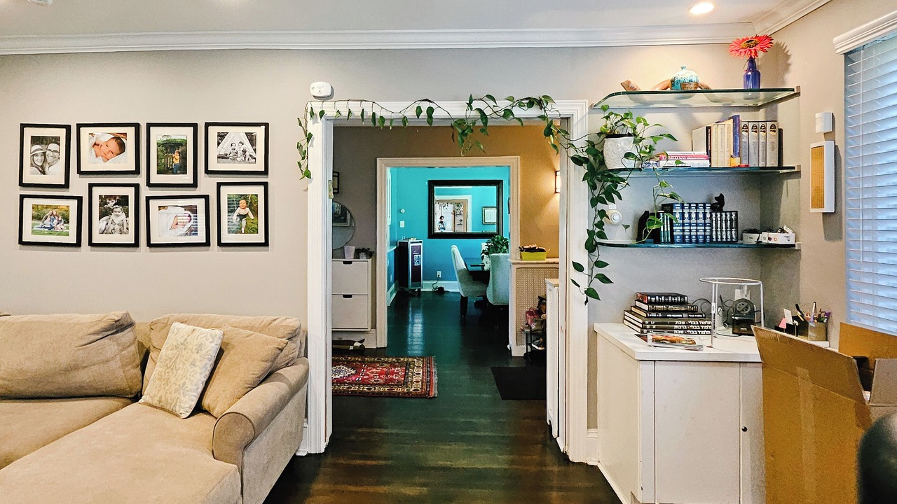 Photo of Livingroom in Bala-Cynwyd
