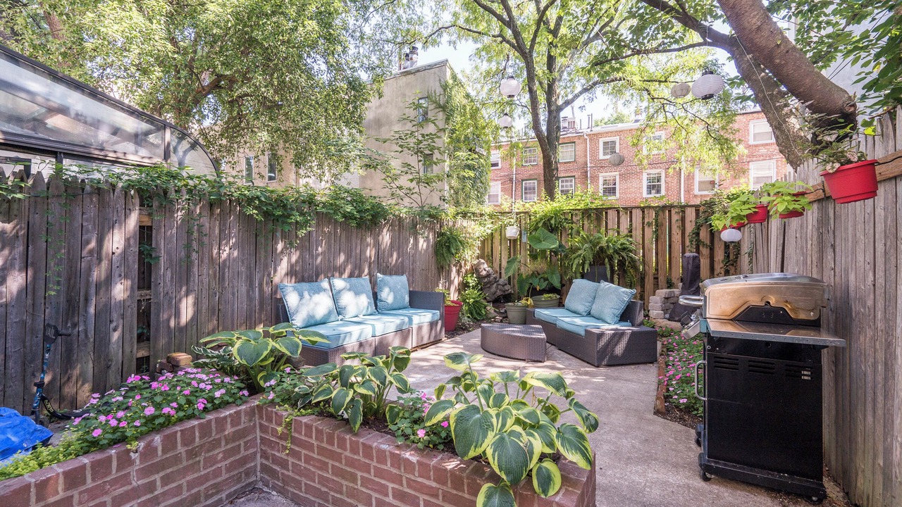 Photo of Outdoor in Queen Village