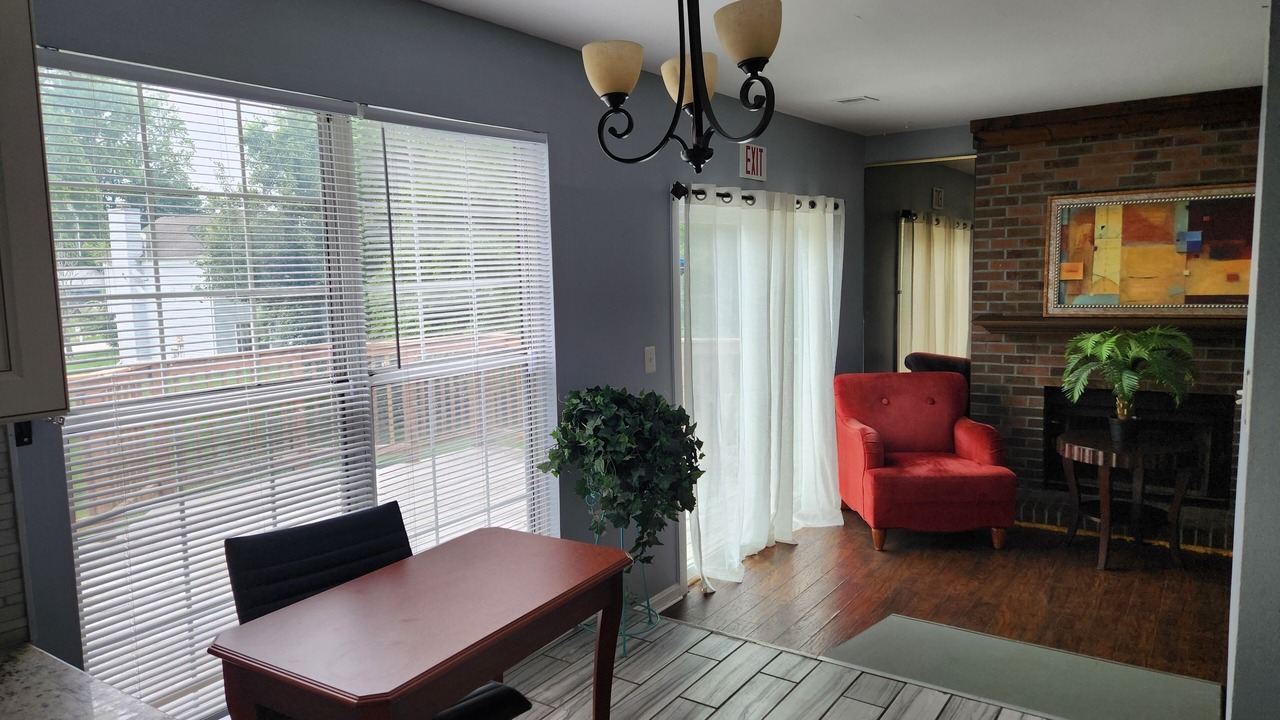 Photo of Livingroom in Clinton