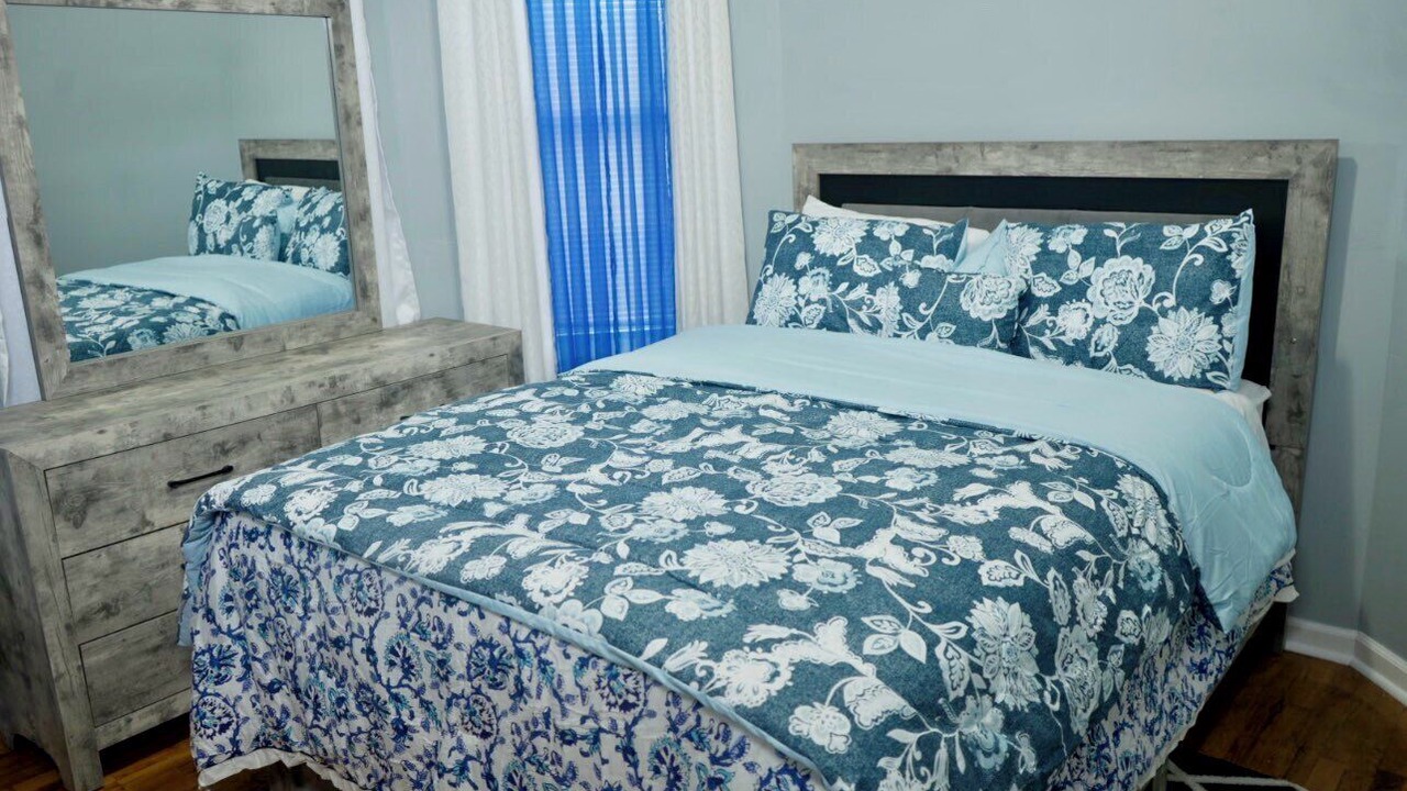 Photo of Bedroom in Newark