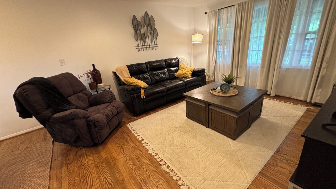 Photo of Livingroom in Rosedale