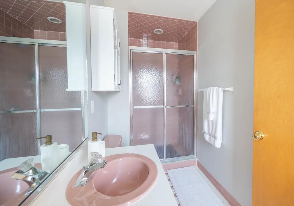 Photo of Bathroom in Avalon
