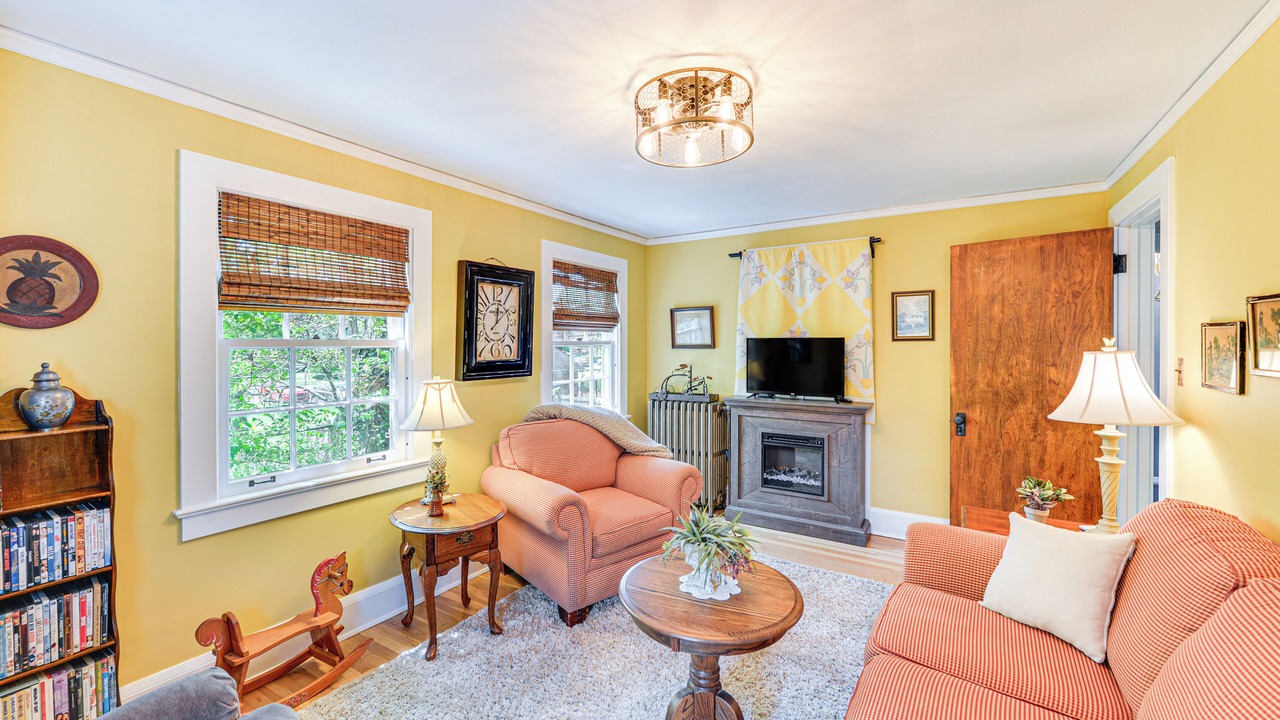 Photo of Livingroom in Youngstown