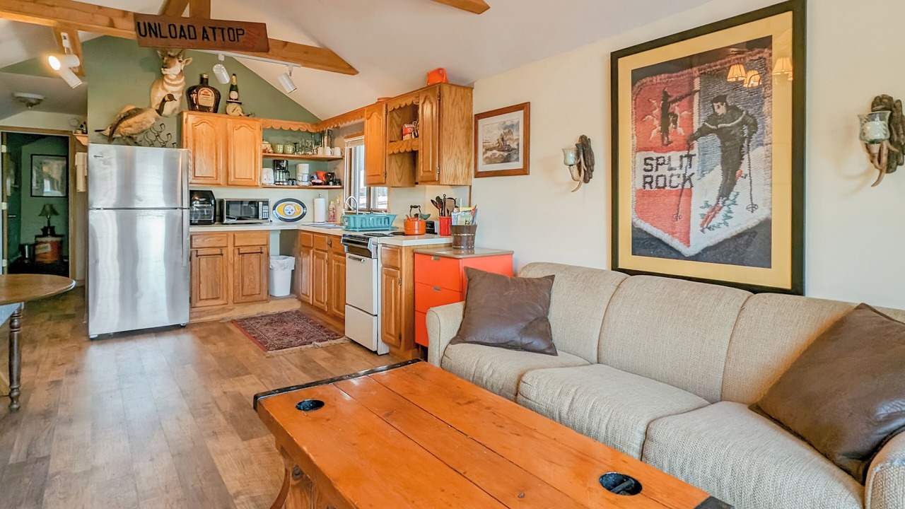 Photo of Livingroom in Lake Harmony Estates