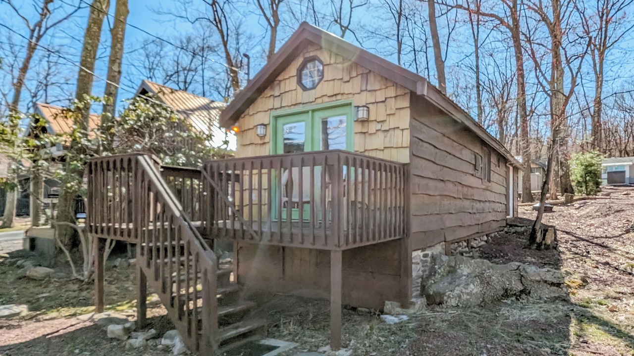 Photo of Outdoor in Lake Harmony Estates
