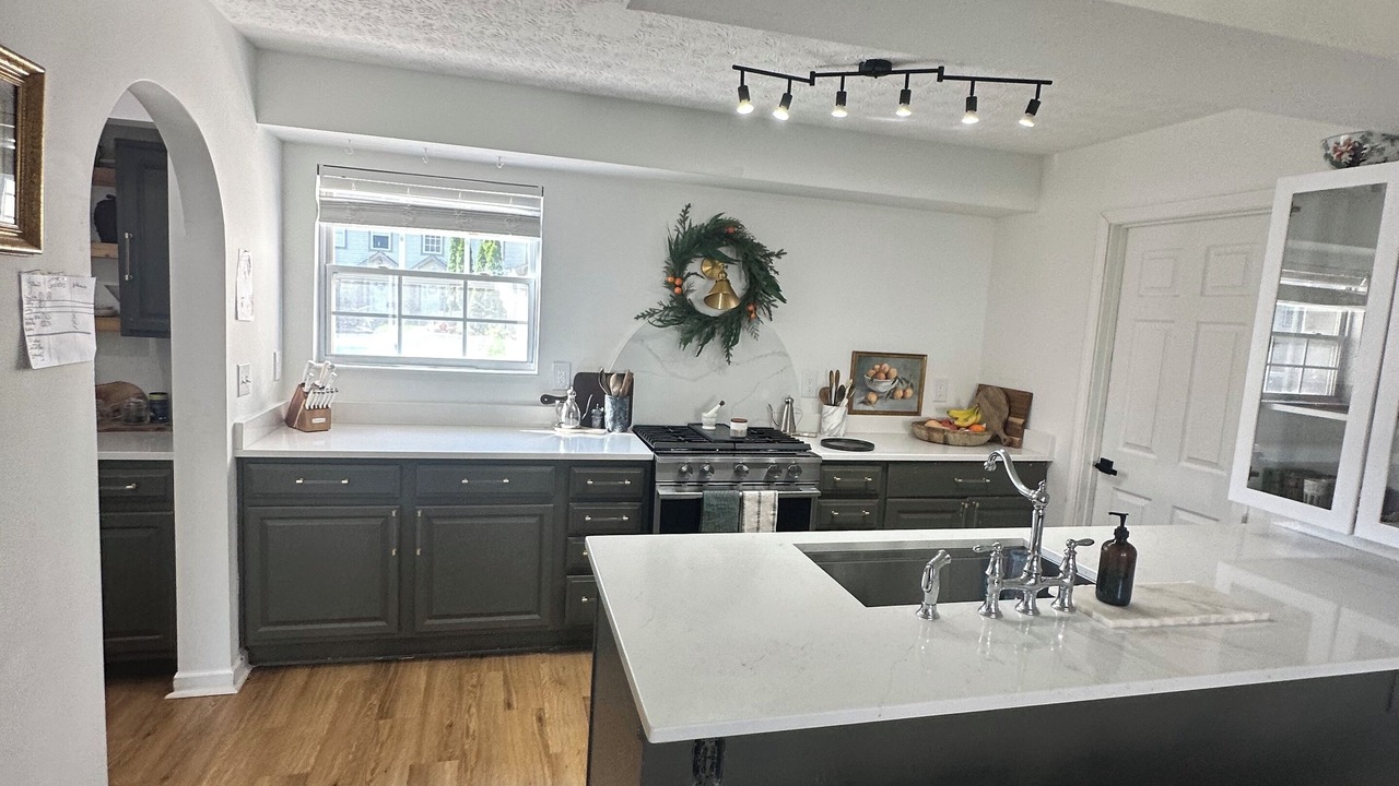 Photo of Kitchen in Summit Station