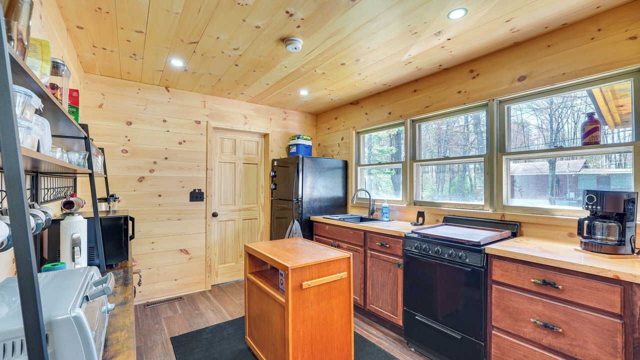 Photo of Kitchen in White Lake