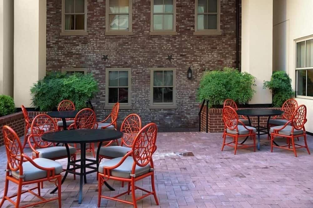 Photo of Outdoor in Mount Vernon Square