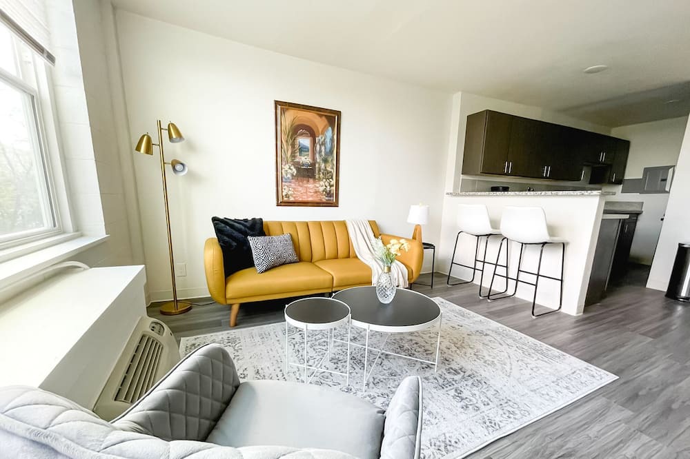 Photo of Livingroom in Corryville