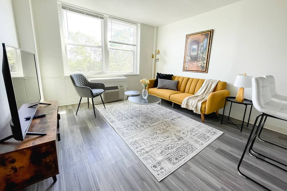 Photo of Livingroom in Corryville