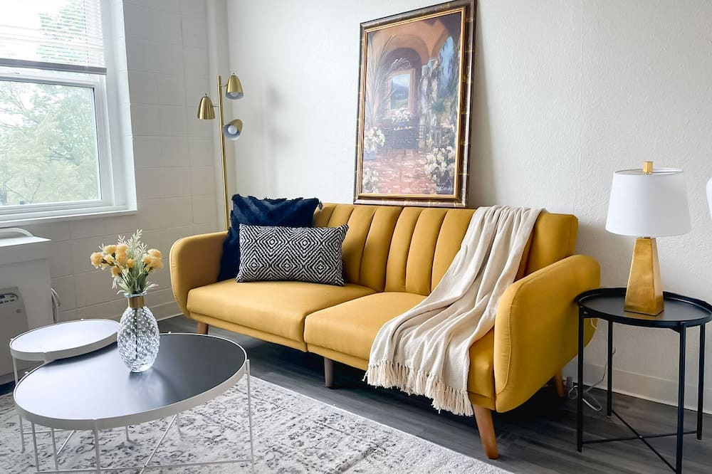 Photo of Livingroom in Corryville