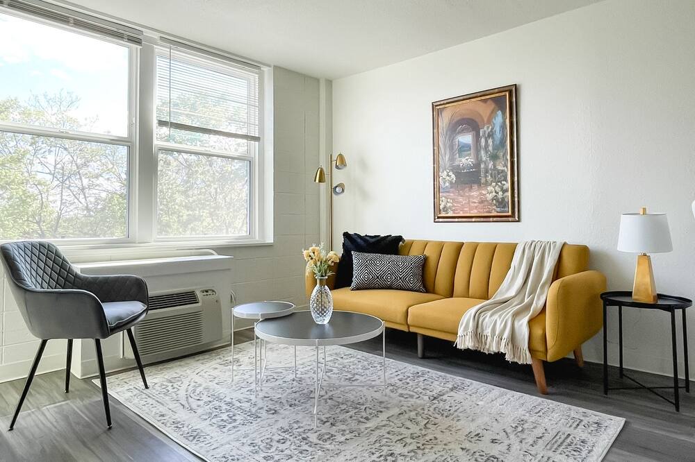 Photo of Livingroom in Corryville