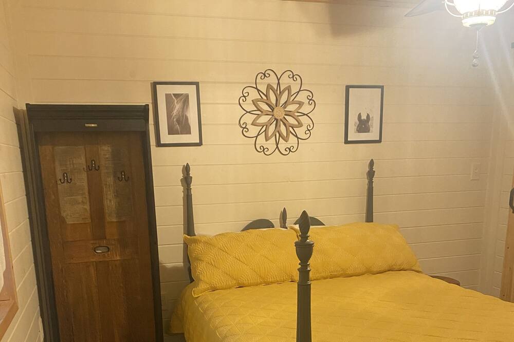 Photo of Bedroom in Jamestown