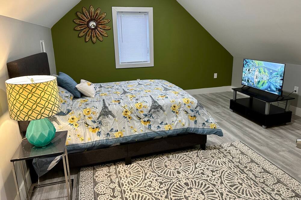 Photo of Bedroom in Newark