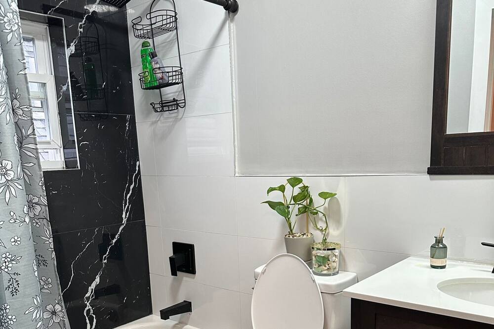 Photo of Bathroom in Newark