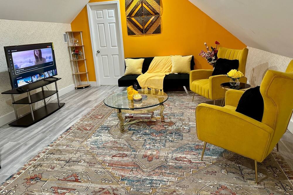 Photo of Livingroom in Newark
