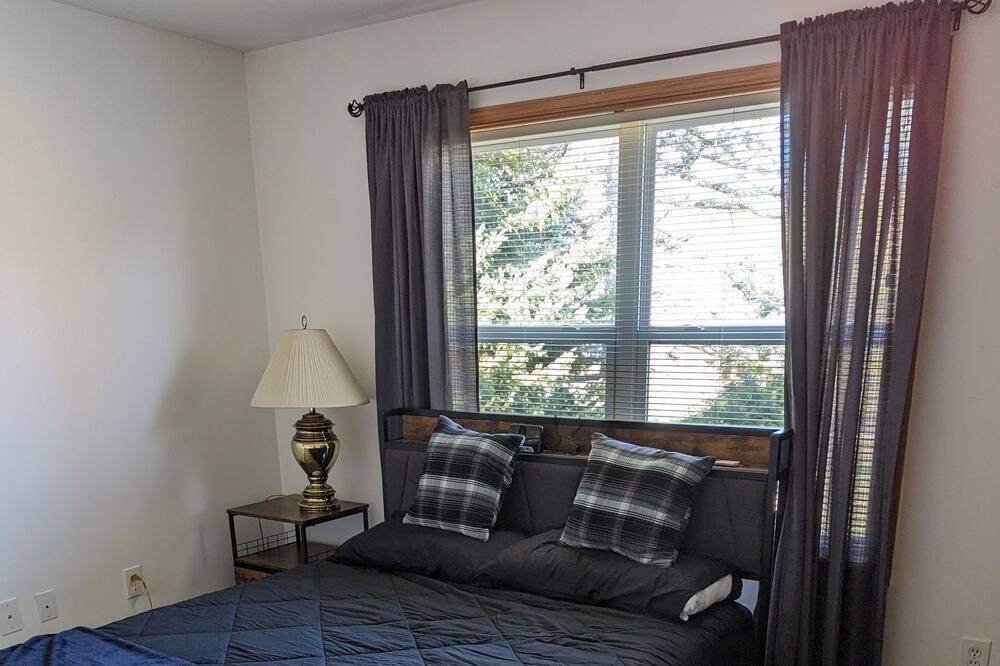 Photo of Bedroom in Harborcreek