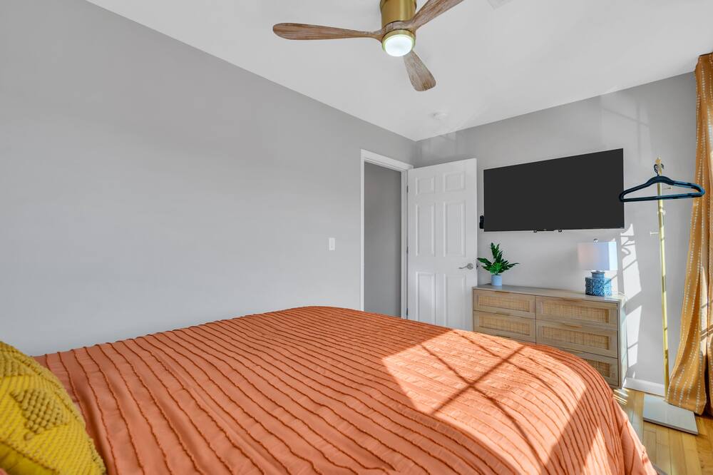 Photo of Bedroom in Seaside Heights