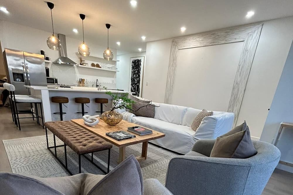 Photo of Livingroom in West Bronx