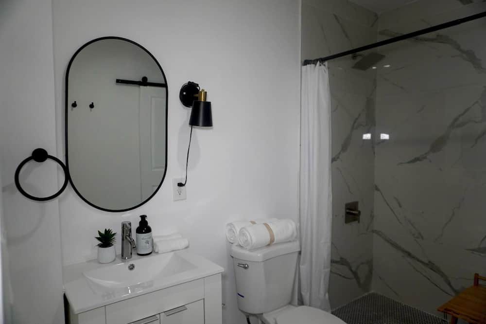 Photo of Bathroom in West Bronx