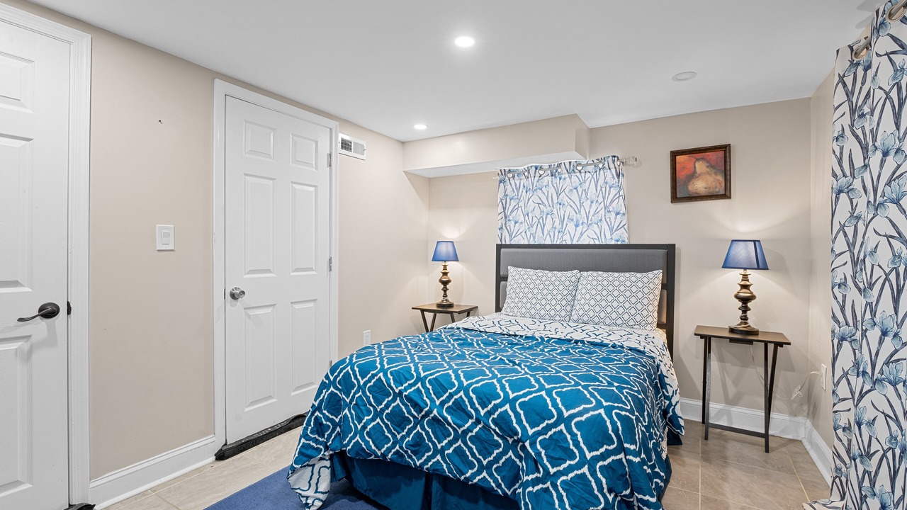 Photo of Livingroom in East Lansdowne