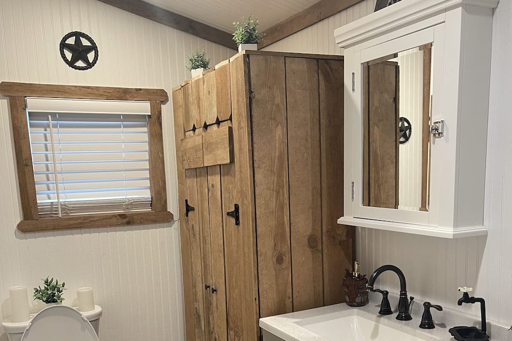 Photo of Bathroom in Avella