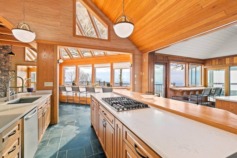 Photo of Kitchen in Roseland