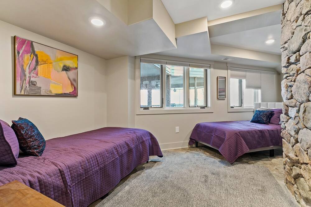 Photo of Bedroom in Roseland