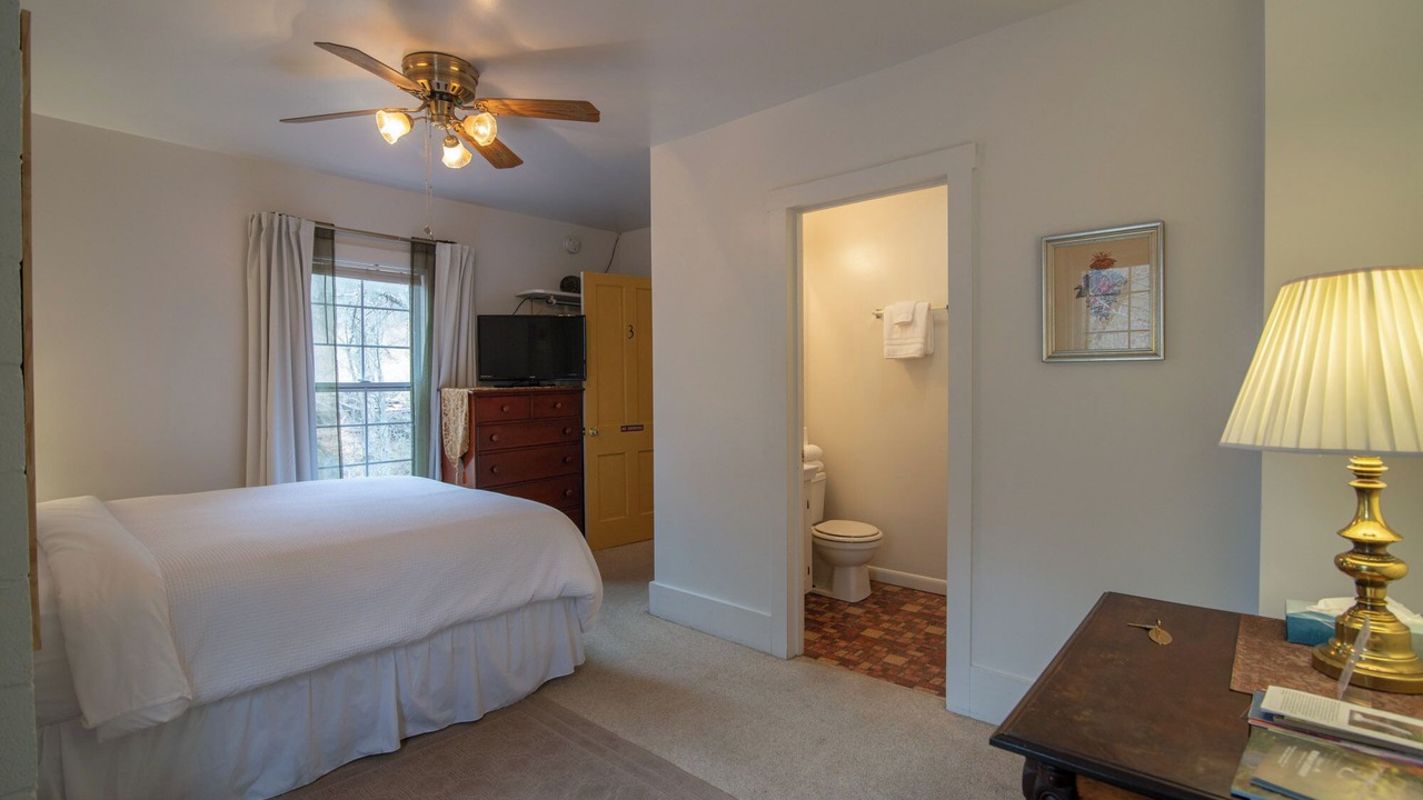 Photo of Bedroom in Marlinton