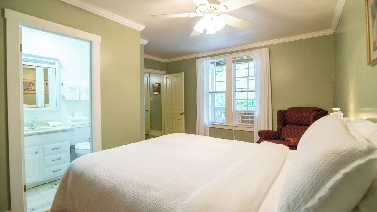 Photo of Bedroom in Marlinton